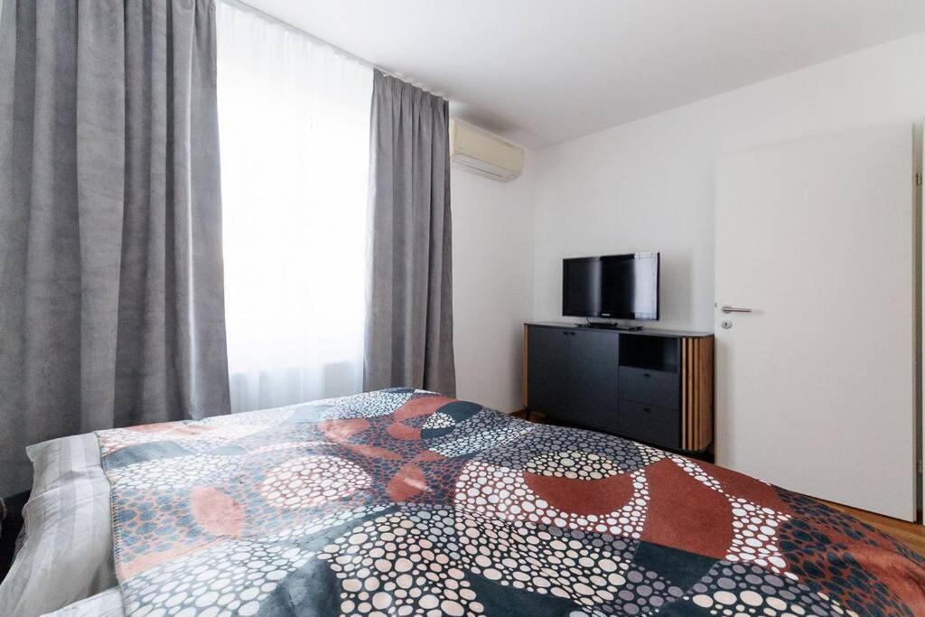 Apartment New! Amazing Spacious Schoenbrunn View Wien